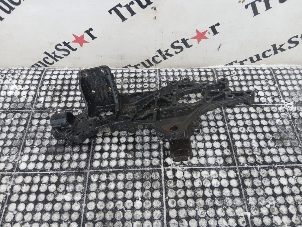 Кронштейн передней рессоры левый 2023г