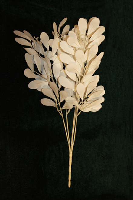 Кустик белый