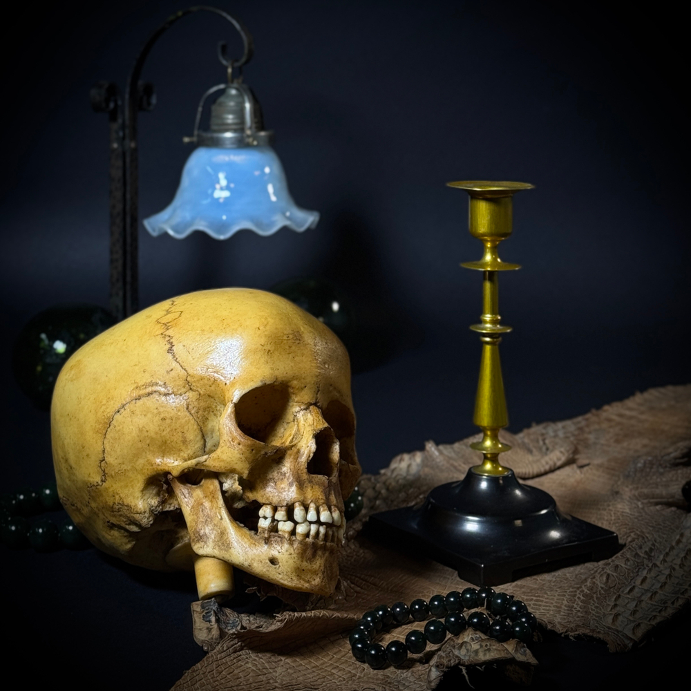 Статуэтка «Череп человека»
