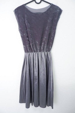 Платье нарядное 40 размер