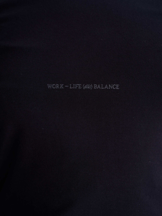 Лонгслив приталенный "(dis)balance" черный