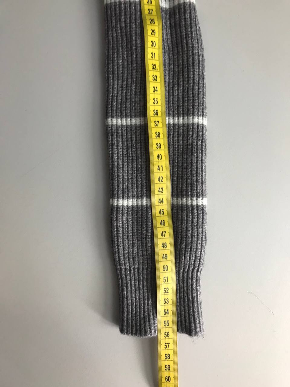 Джемпер приятный к телу и практичный, маркировка L/XL, визуально на 48/50 размер