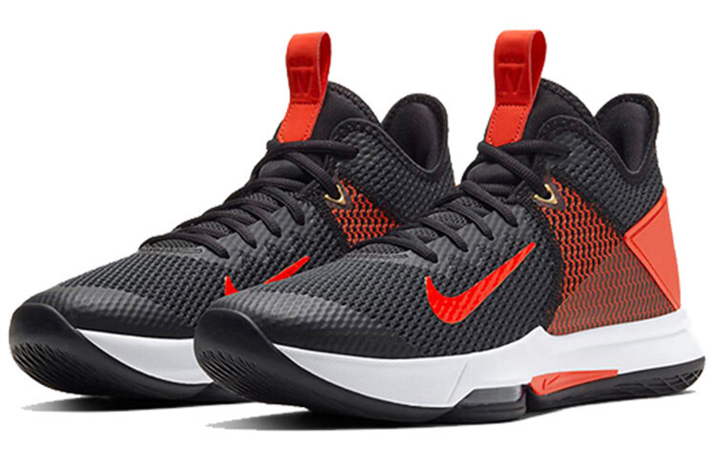 Кроссовки Nike Witness 4