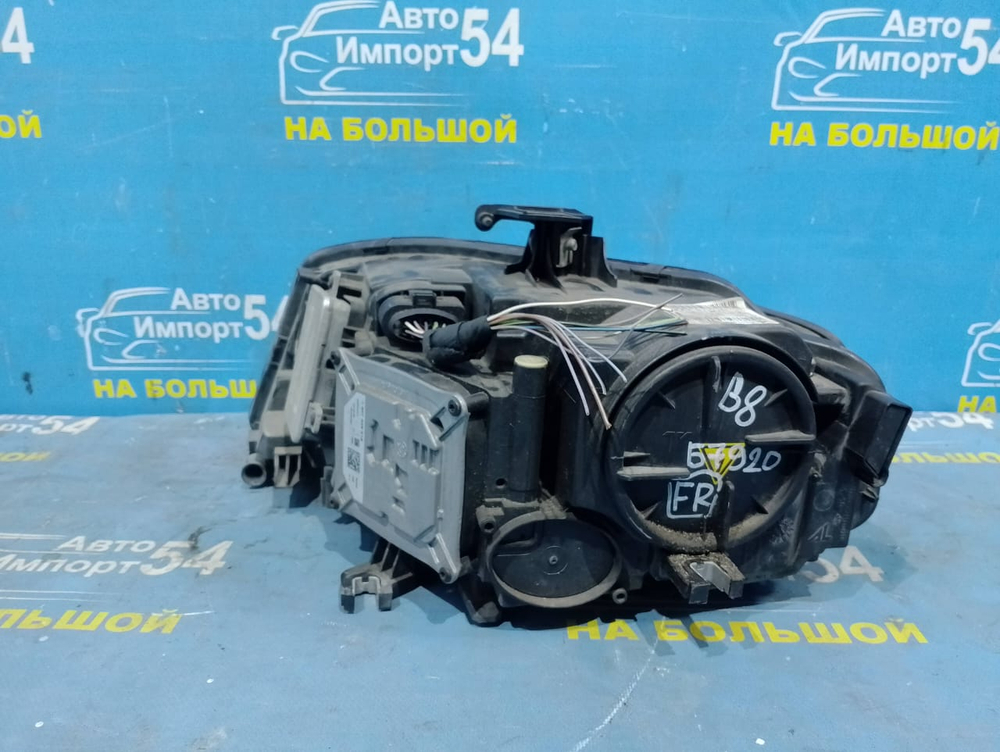 Фара передняя правая AUDI A4 2008-2012