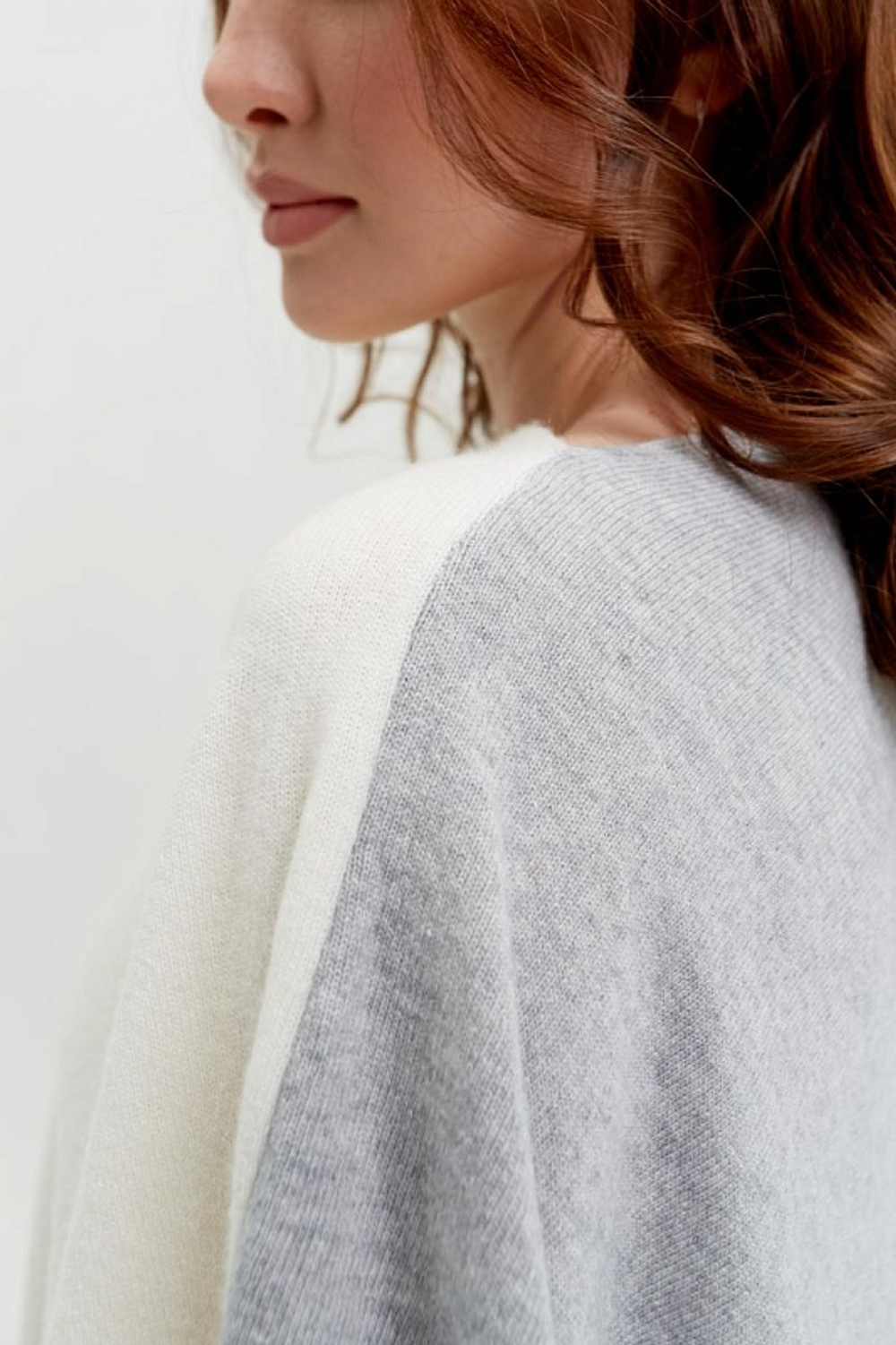 Накидка женская Т028-02/03 белый/серый