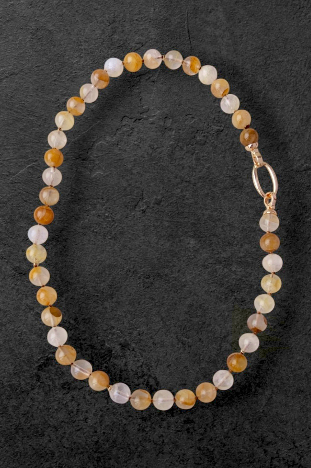 Бусы из кварца азезтулита