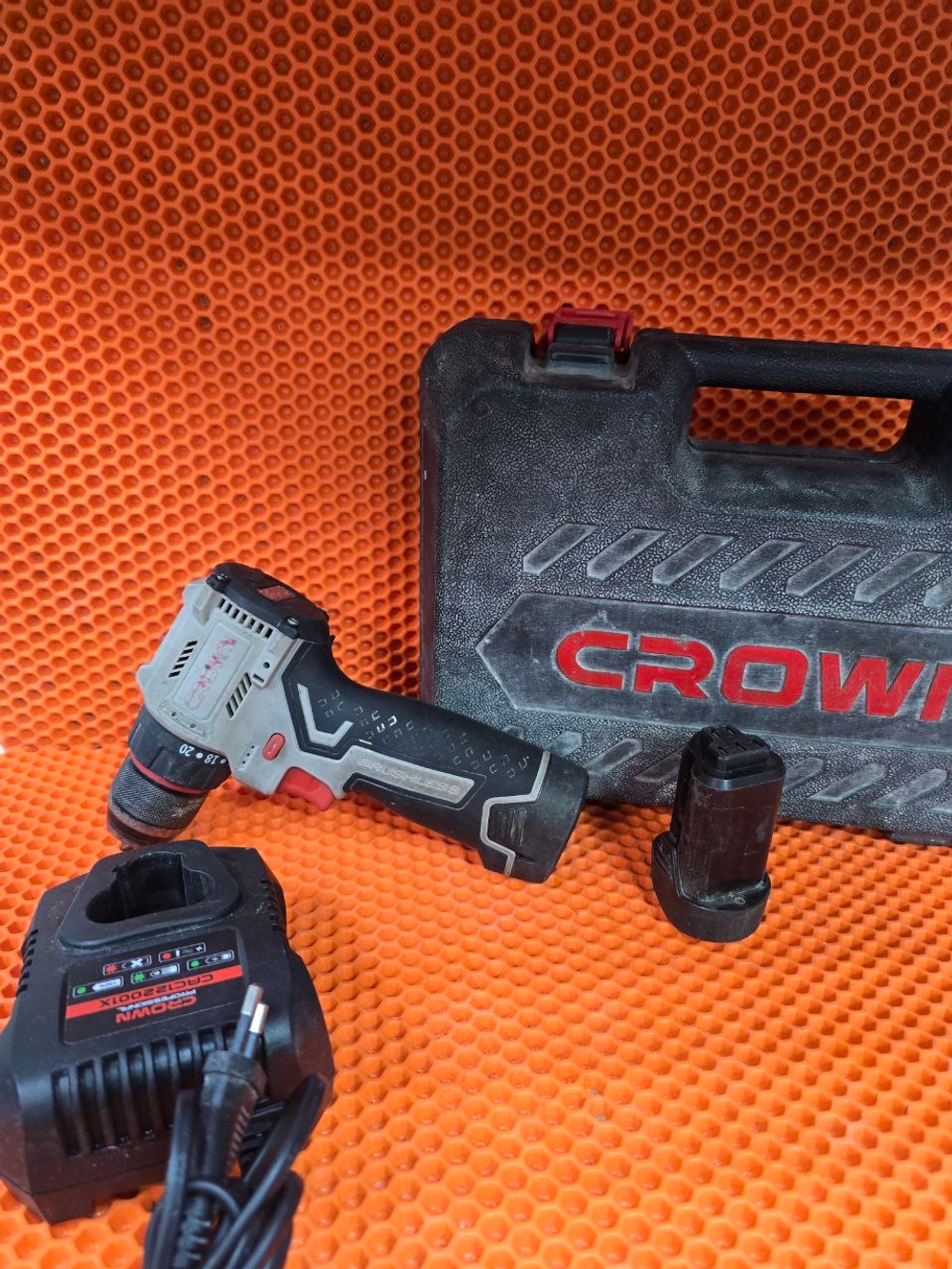 Шуруповерт crown CT21129HMX-2BMC