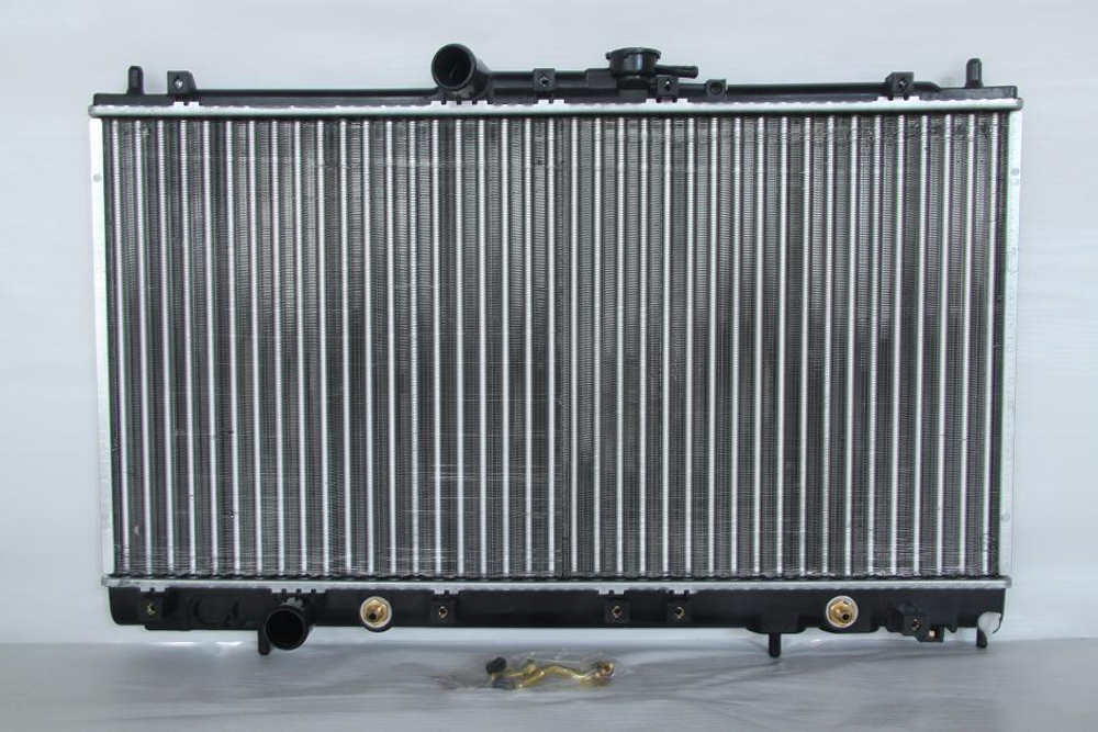 Радиатор охлаждения Mitsubishi Galant 8