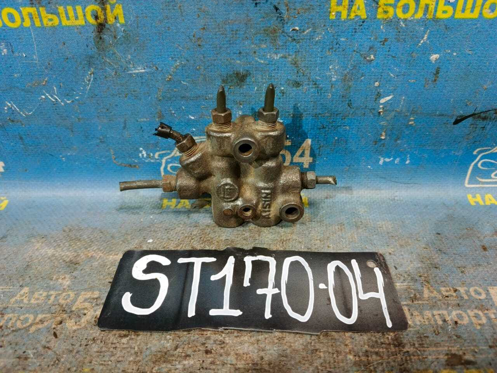 Распределитель тормозной TOYOTA CORONA 1991
