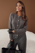 Брюки с защипами прямого кроя