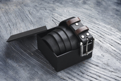 Ремень из текстурной итальянской кожи, цвет «фантом», хромированная пряжка