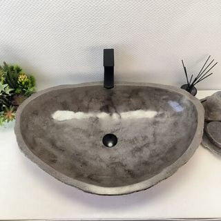 Раковина из речного камня от 70см шириной