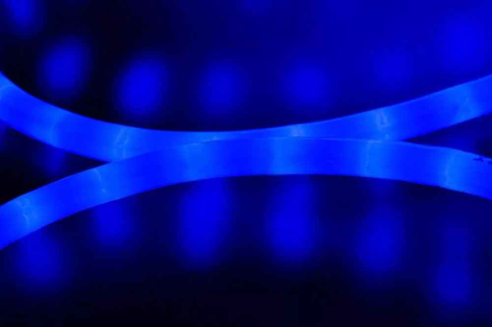 Дюралайт светодиодный 2-х проводной, диаметр 13 мм., 220В, синие LED лампы 36 шт на 1 м., бухта 100 м., матовый, статика, Teamprof (TPF-DL-2WHM-100-240-B)