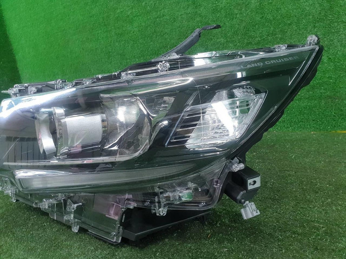 Фара левая Toyota Land Cruiser Prado 150 (2017-н.в.) LED