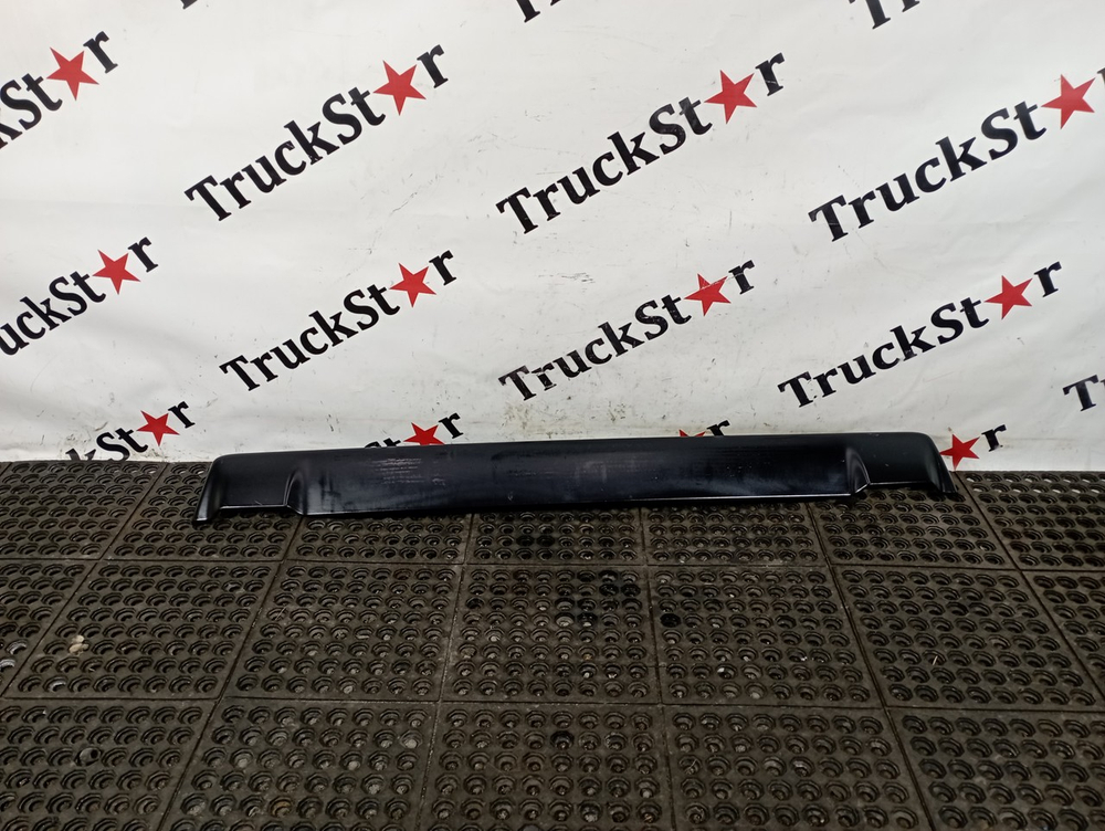 Накладка бампера верхняя 2023г