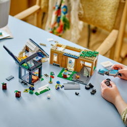 LEGO City — Семейный дом и электромобиль 60398