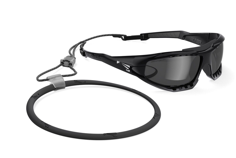 Спортивные очки LiP Surge Aero / Gloss Black - Black / PC Polarized / Levante Series Chroma Smoke
