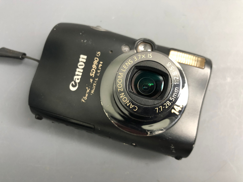 Canon PowerShot SD990 IS