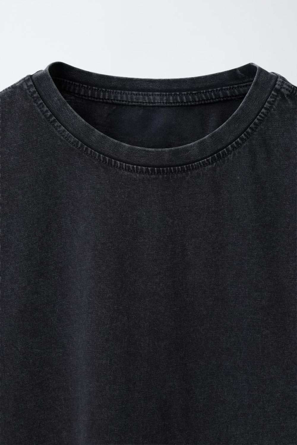 ZARA БАЗОВАЯ ФУТБОЛКА ИЗ ТКАНИ С ЭФФЕКТОМ ПОТЕРТОСТИ, АНТРАЦИТОВО-СЕРЫЙ