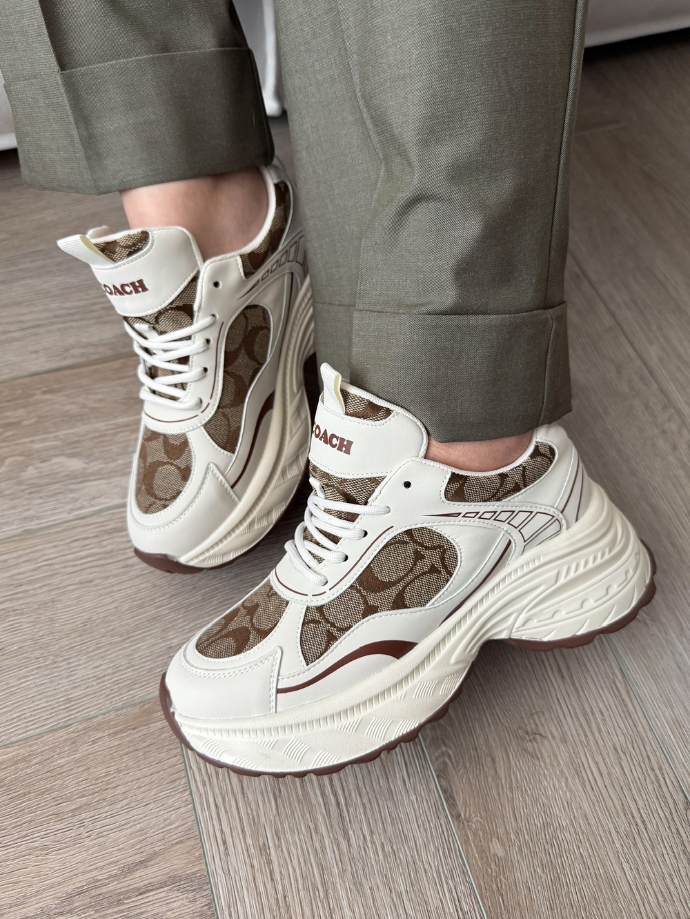 Кроссовки из натуральной кожи