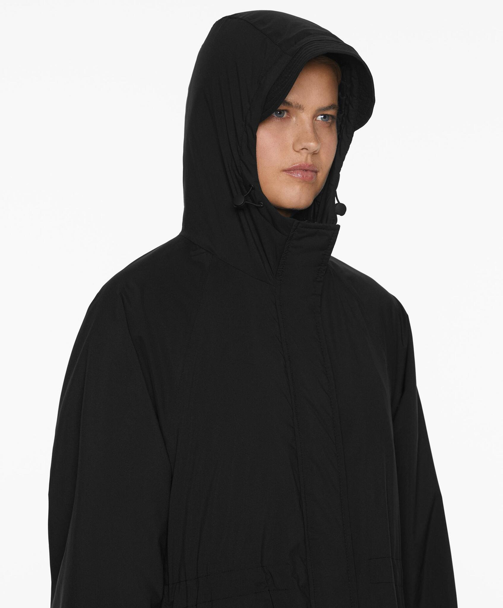 Oysho Водонепроницаемая сверхлегкая длинная стеганая куртка 10k ThindownTM, черный