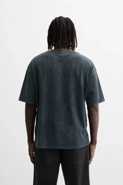 ZARA ФУТБОЛКА ИЗ ТКАНИ С ЭФФЕКТОМ ПОТЕРТОСТИ С ПРИНТОМ, ТЕМНЫЙ АНТРАЦИТ