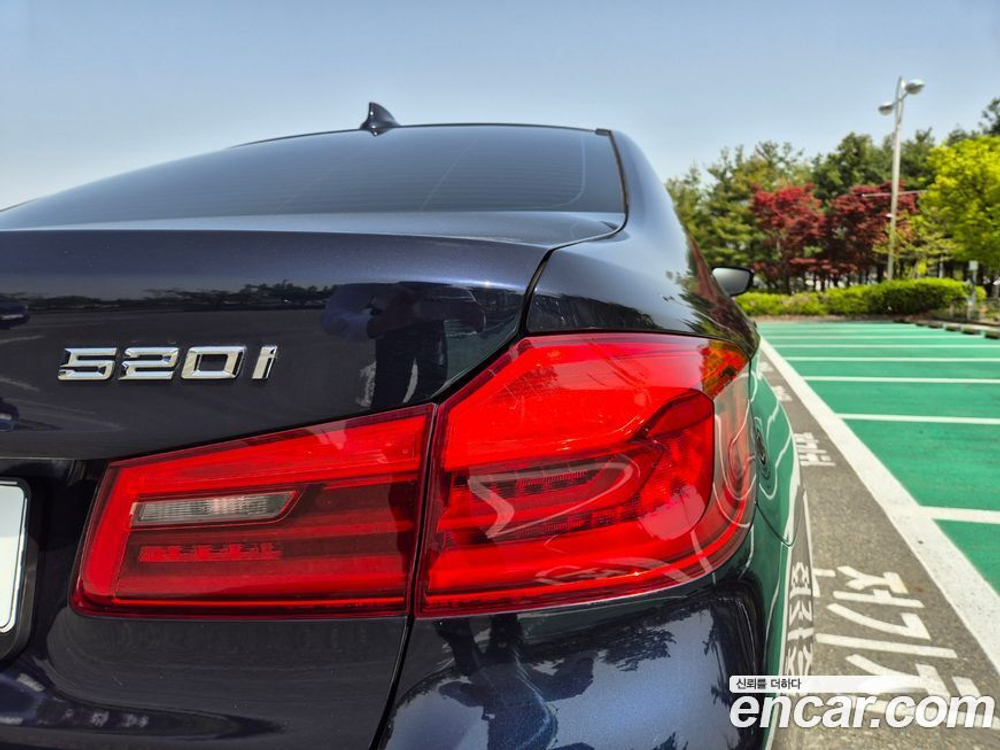 BMW 5 Series (G30) 520i Luxury (02.2020)