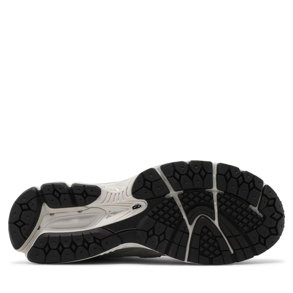 New Balance 2002R Marblehead