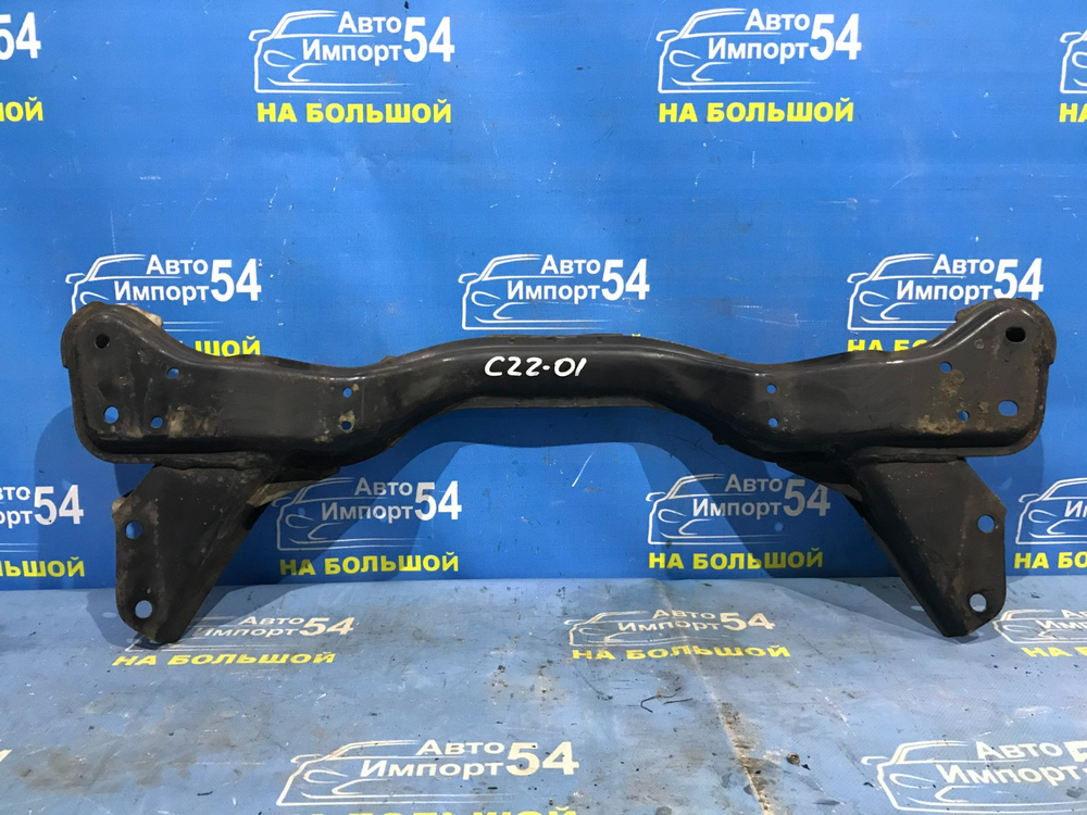 Балка передняя поперечная NISSAN LARGO 1992