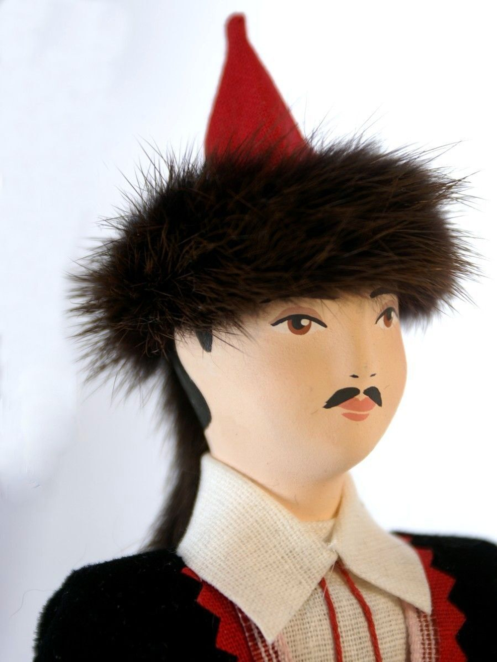 Кукла фарфоровая коллекционная Башкир