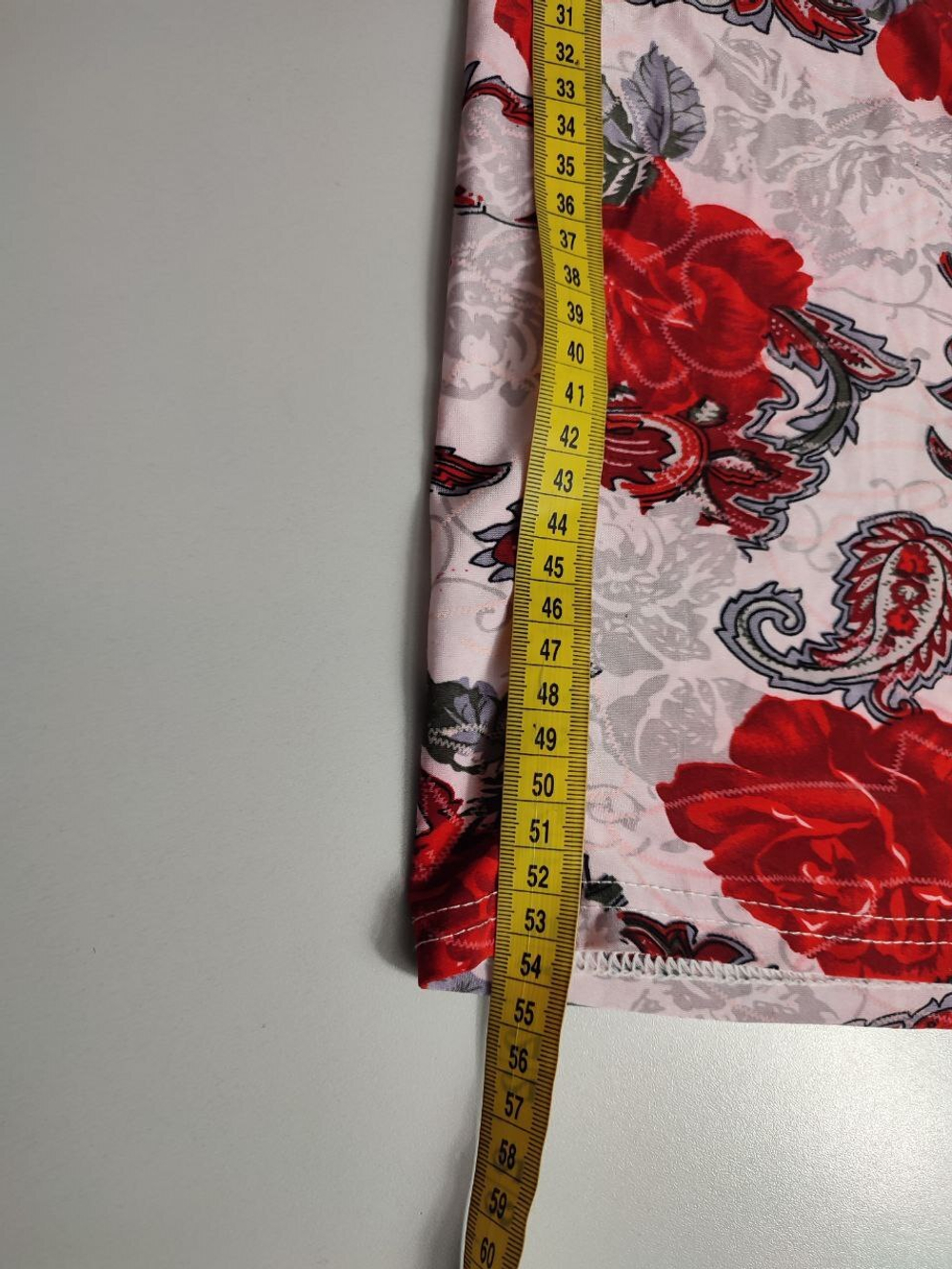 Комбинезон яркой расцветки, маркировка S, визуально на 44 размер