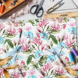 Ткань шелк Армани насыщенные небольшие цветы на бежевом фоне