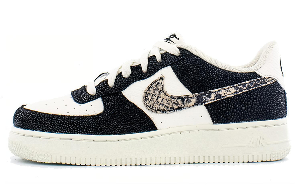 Кроссовки Nike Air Force 1 (Женская размерная сетка)