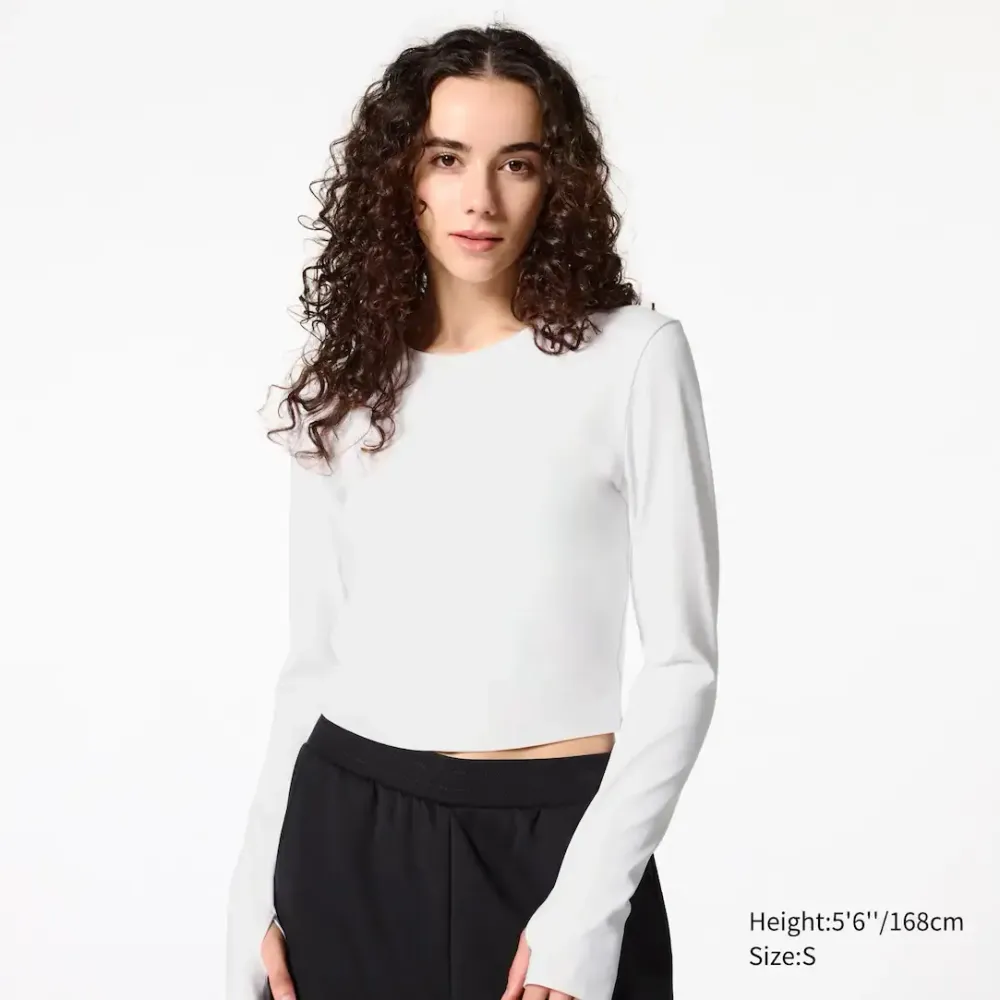 UNIQLO УКОРОЧЕННАЯ ФУТБОЛКА ULTRA STRETCH AIRISM, БЕЛЫЙ