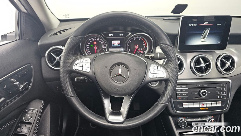 Mercedes-Benz GLA-Class X156 GLA220 Premium (08.2019)