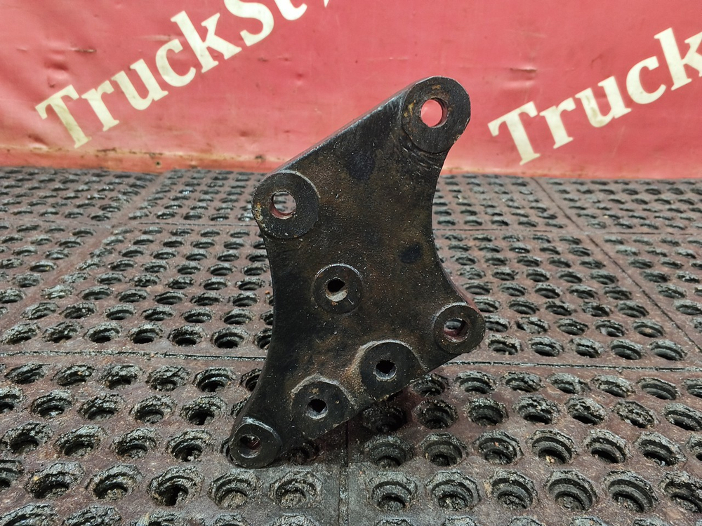 Кронштейн крыла задний левый 2023г