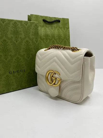 Мини-сумка на плечо Gucci GG Marmont белый