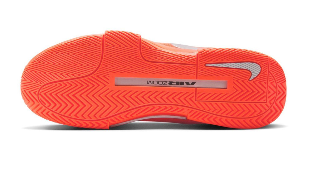 Мужские кроссовки теннисные Nike Zoom GP Challenge 1 HC Premium - hyper crimson/metallic silver