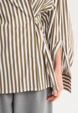 Рубашка с объемными рукавами