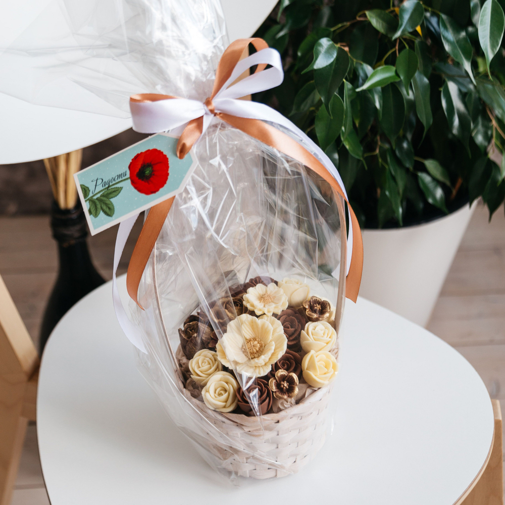 Шоколадный букет "Вкус Любви" в корзинке из тюльпанов, ромашки, роз, подарок на 8 марта, на День Рождения.