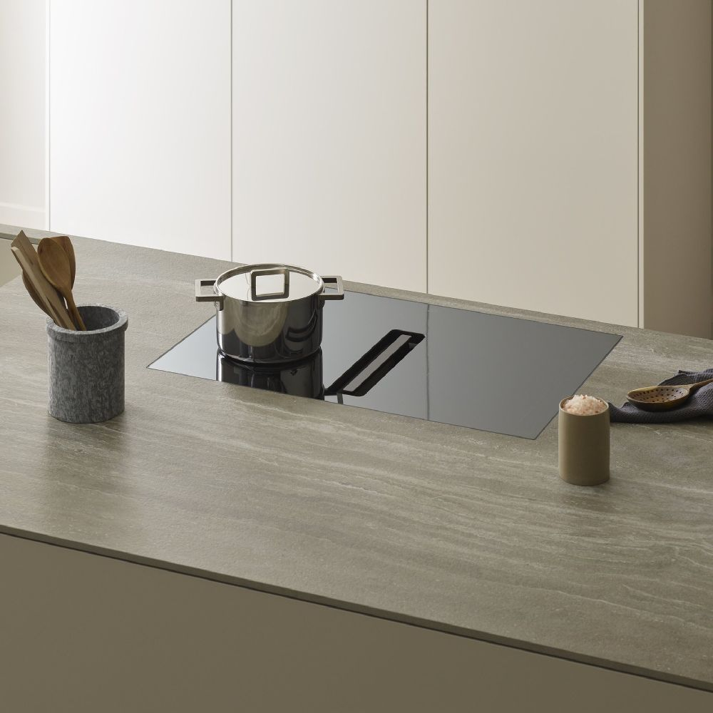 Индукционные варочные панели со встроенной вытяжкой CombiCookTop V2000 I804 CCT2T-31095