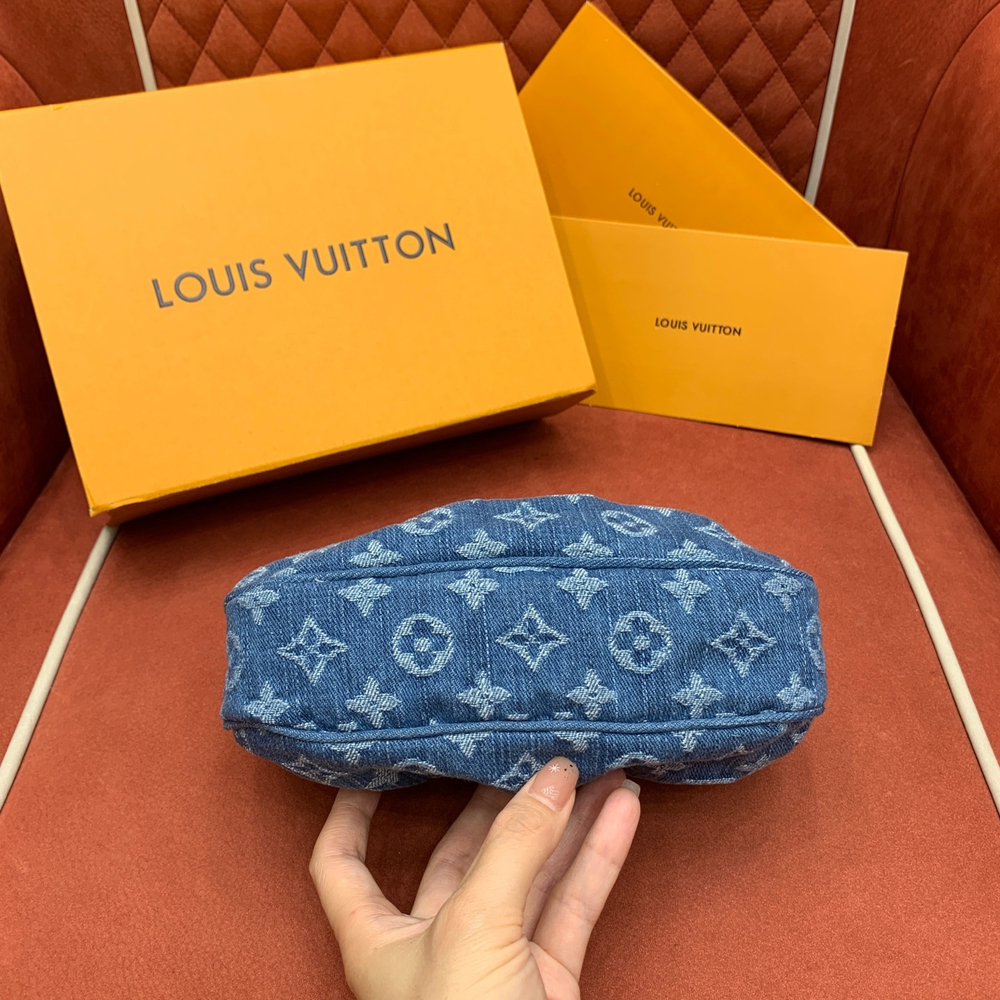 Louis Vuitton Pochette Valley