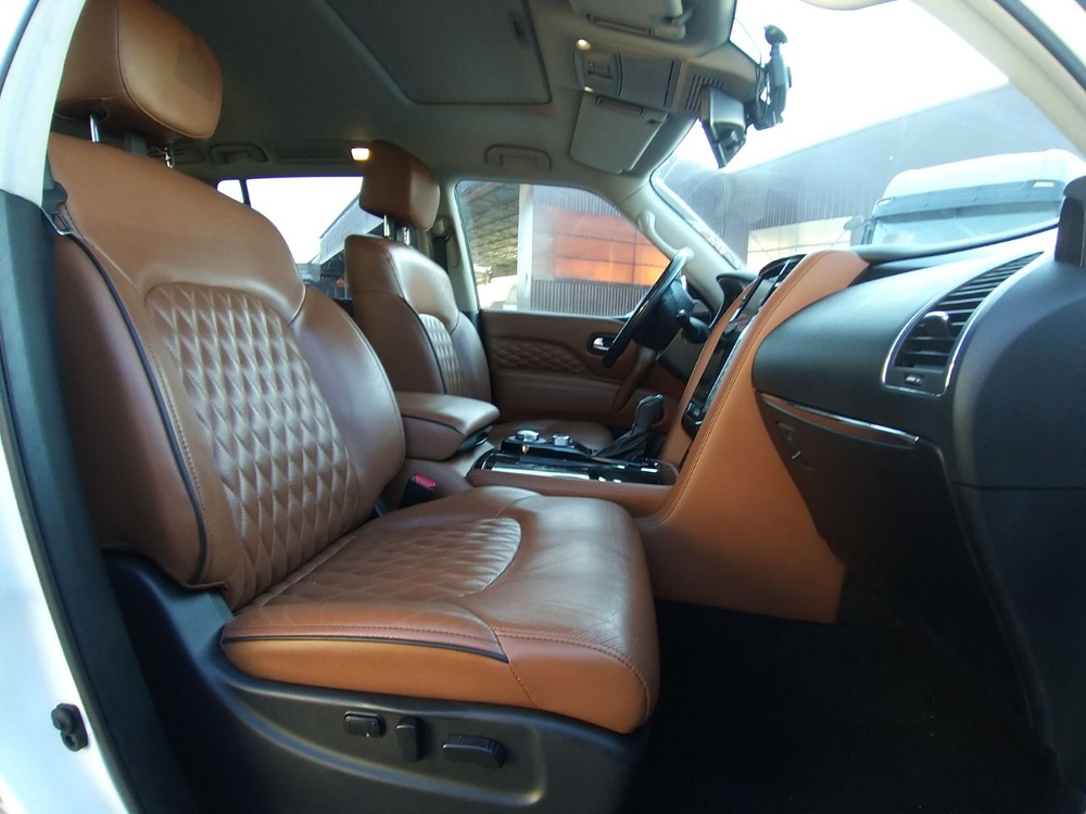 Infiniti QX80 LUXE SENSORY ProACTIVE 8 Seater ( 405 hp)