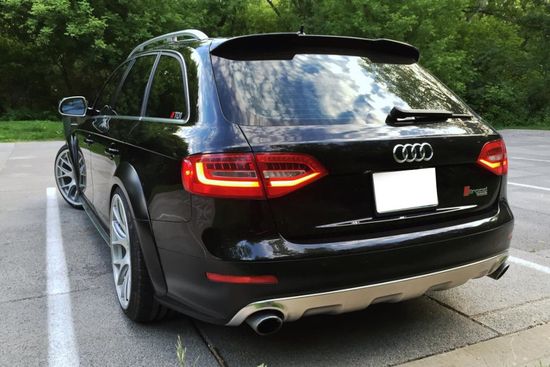 Спойлер глянцево - черный V.1 дляAudi A4 B8 2007-2015 Avant