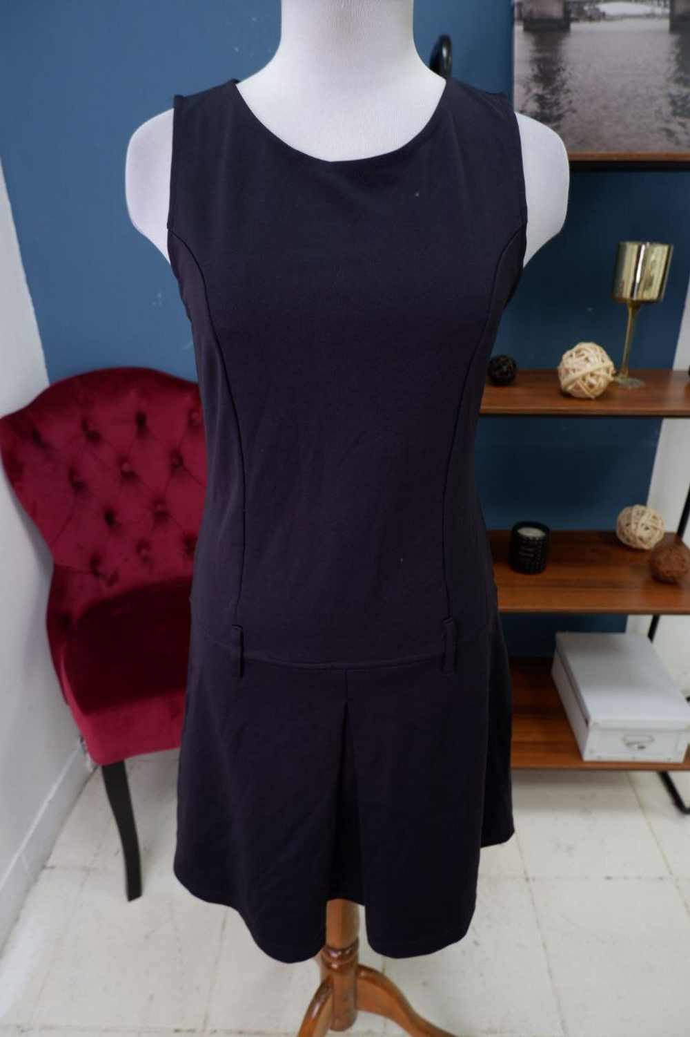 Платье H&M лаконичное 42 размер