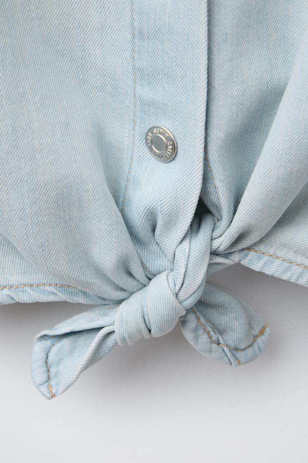 ZARA ДЖИНСОВАЯ РУБАШКА С УЗЛОМ, ГОЛУБОЙ