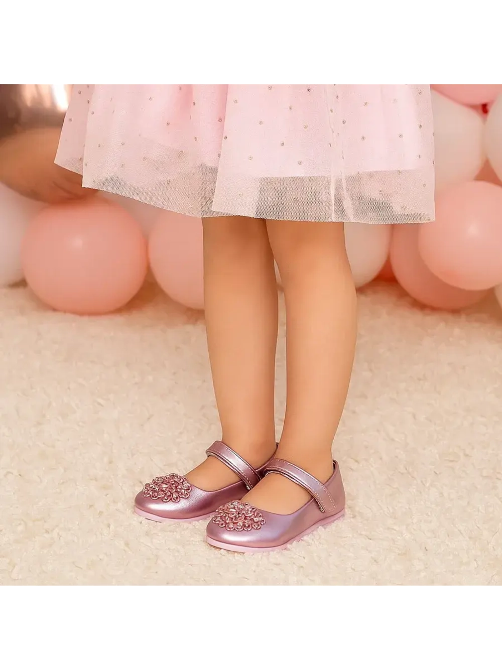 Нарядные детские праздничные туфли для девочки.