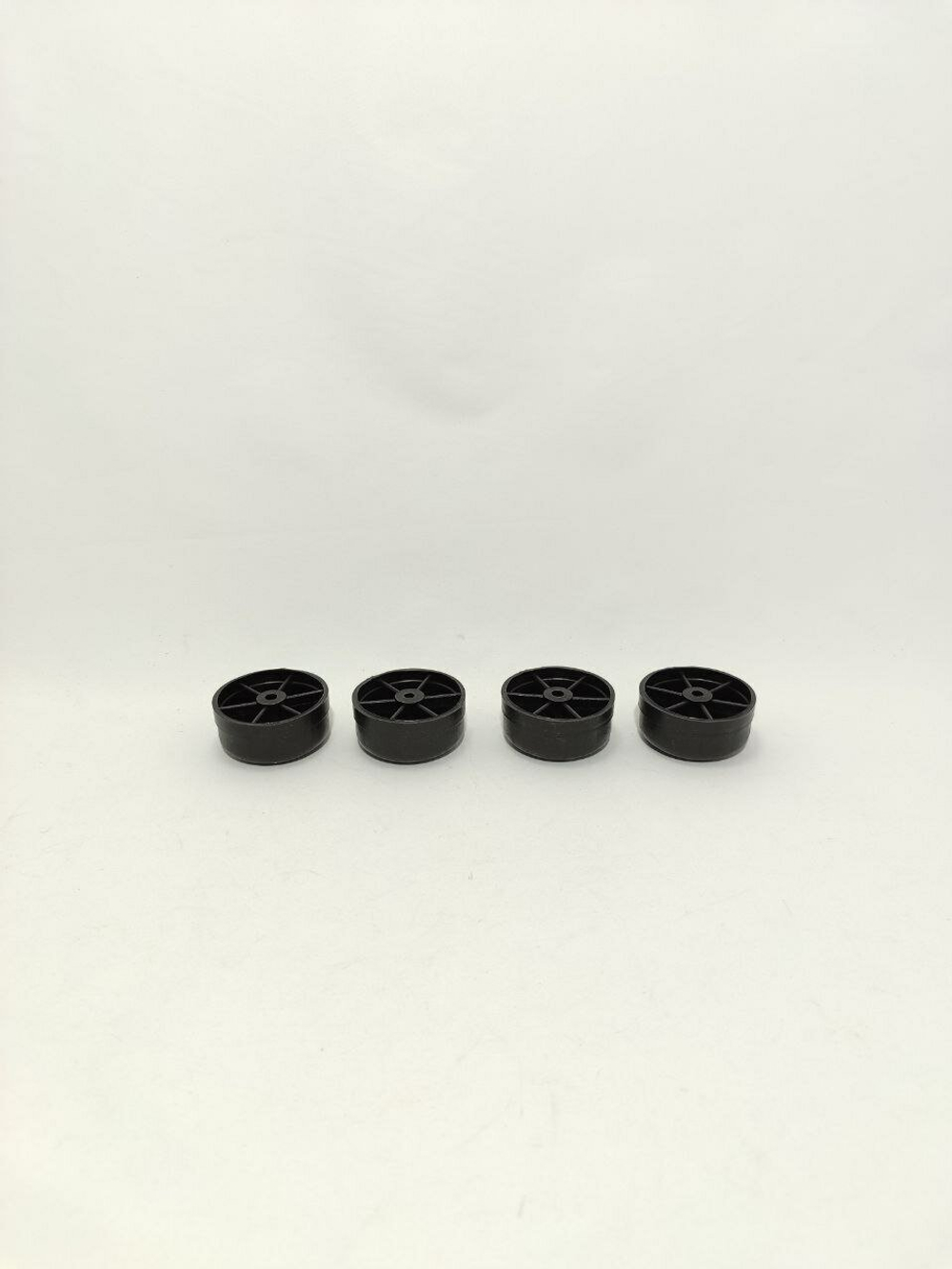 Опоры пластиковые для мебели высота 25 мм 4 шт