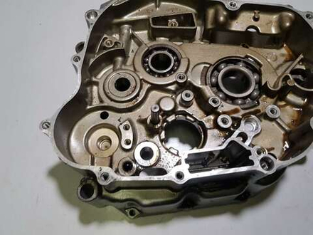 правая часть картера Yamaha TTR250 TT250R 4GY