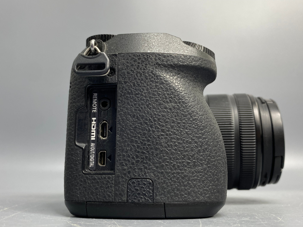 Panasonic Lumix DMC-G7 Kit 14-42mm 900 кадров